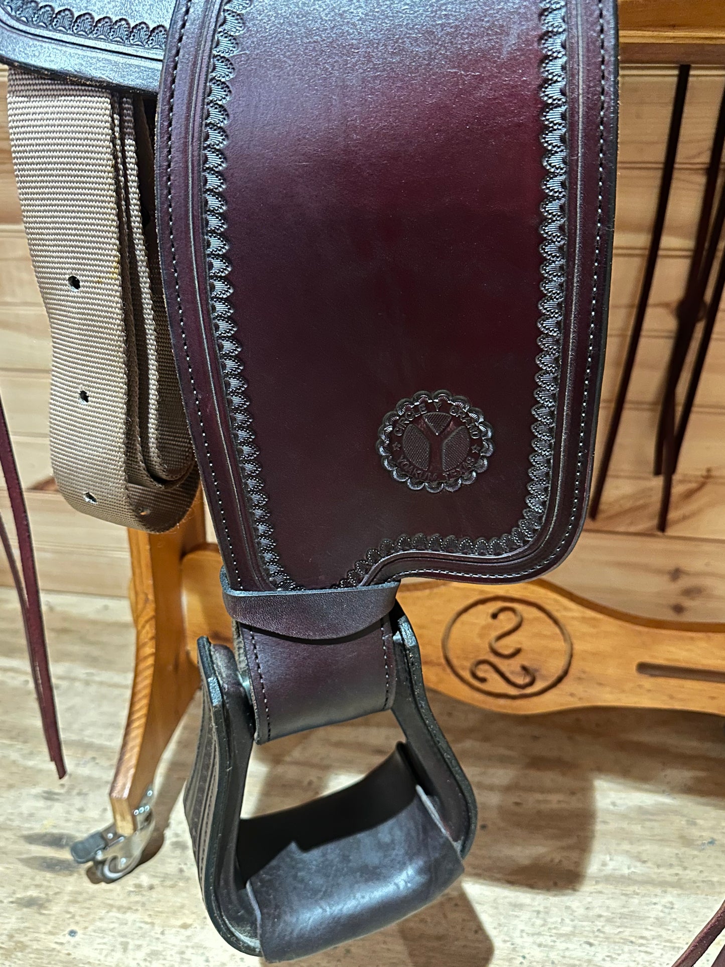 16” Circle Y Topeka Flex2 Western Trail Saddle Model 1651 (2021)