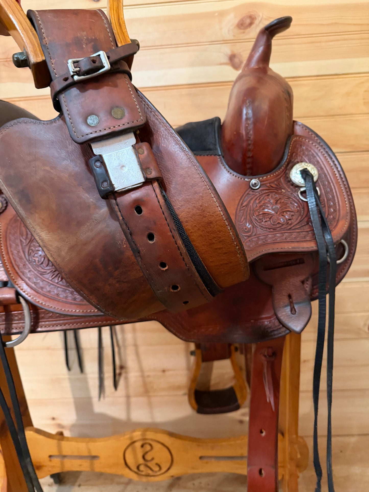 17” Circle Y Flex-Lite Basket Flower Western Trail Saddle Model 1552