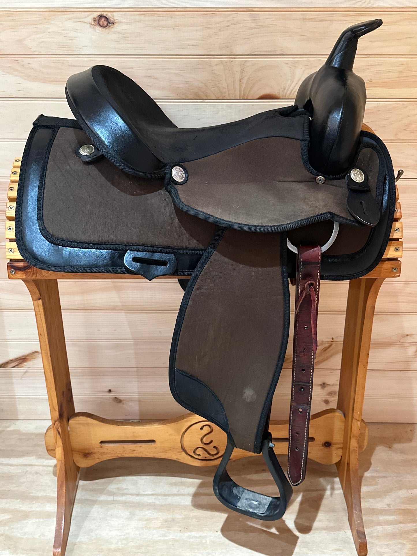 15” Abetta Lightweight Western Trail Saddle