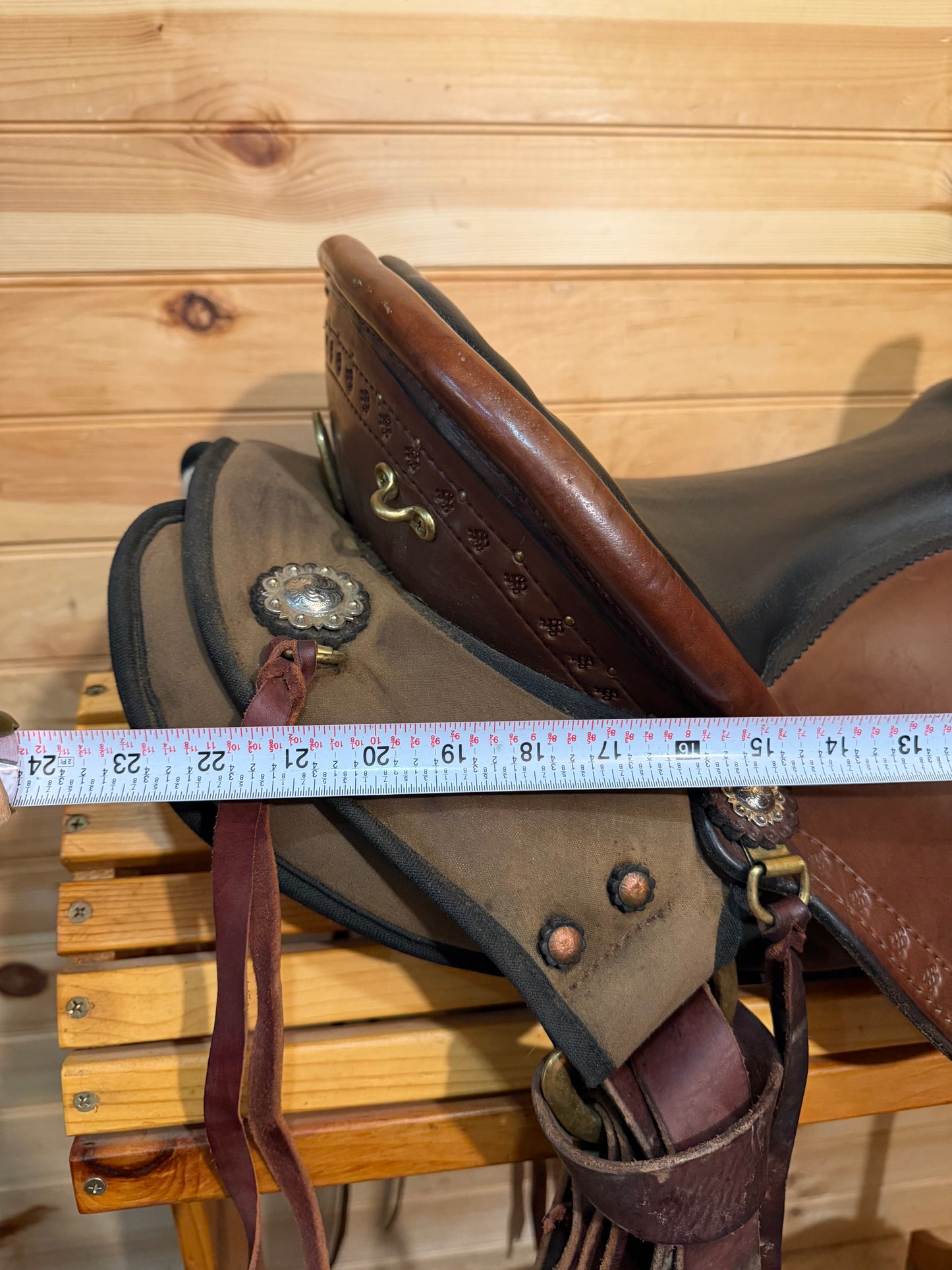 15” Imus 4-Beat Elite Gaited Endurance Trail Saddle & Matching Breast Collar