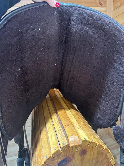 16” Edix Tiamo Treeless Endurance Trail Saddle