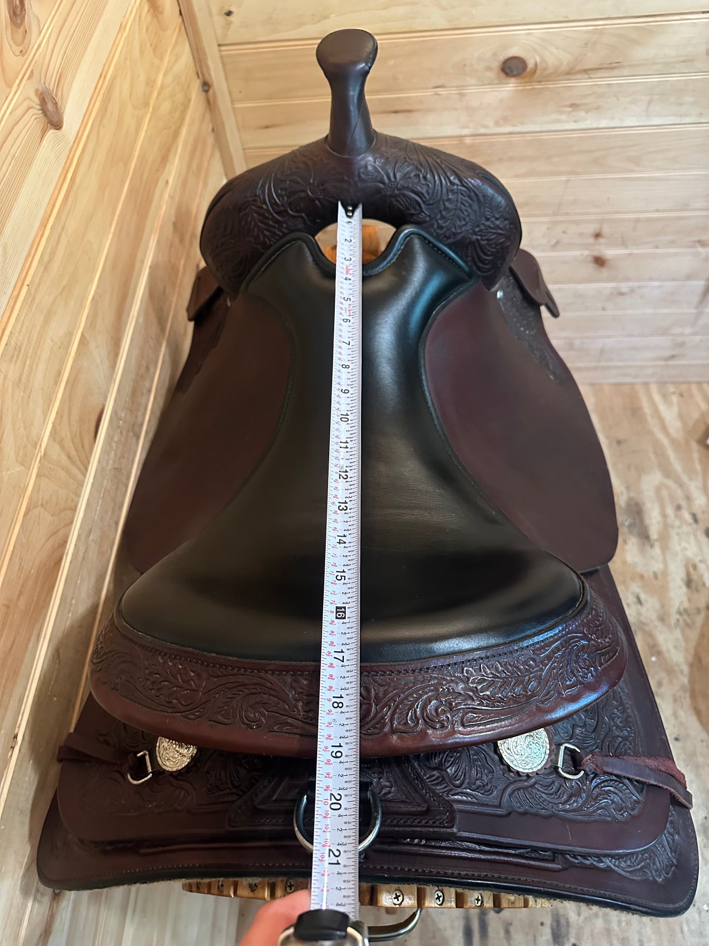 17” Circle Y High Horse Mineral Wells Western Trail Saddle Model 6812 (2020)
