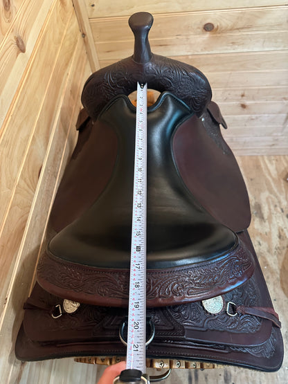 17” Circle Y High Horse Mineral Wells Western Trail Saddle Model 6812 (2020)