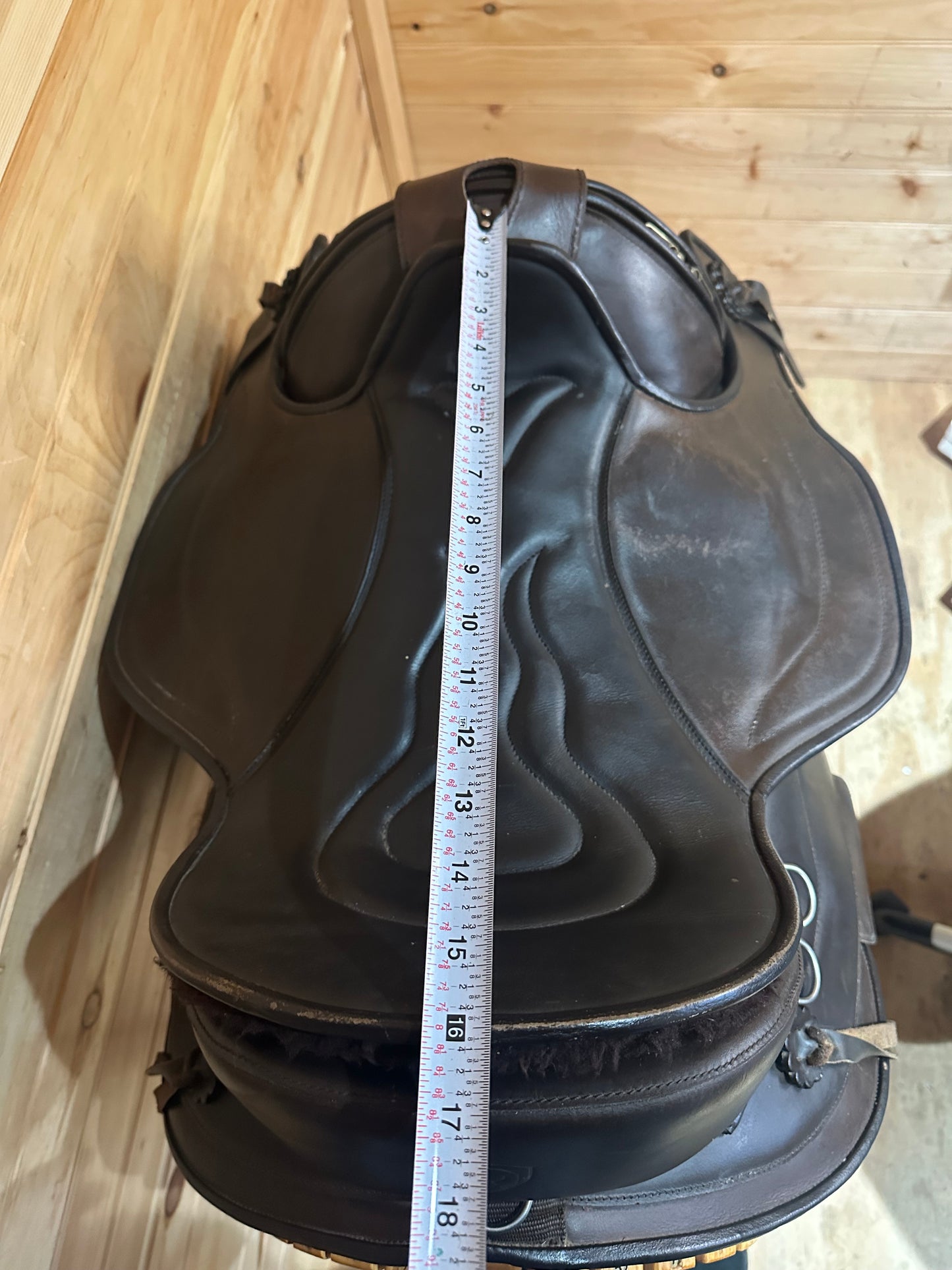 16” Edix Tiamo Treeless Endurance Trail Saddle