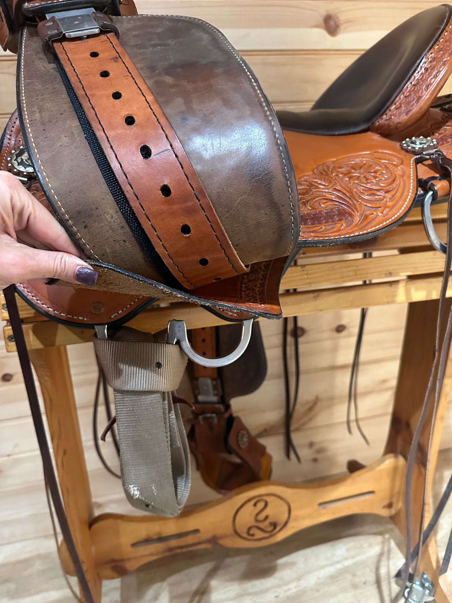 16” Circle Y Walnut Grove Flex2 A-fork Western Trail Saddle Model 1157