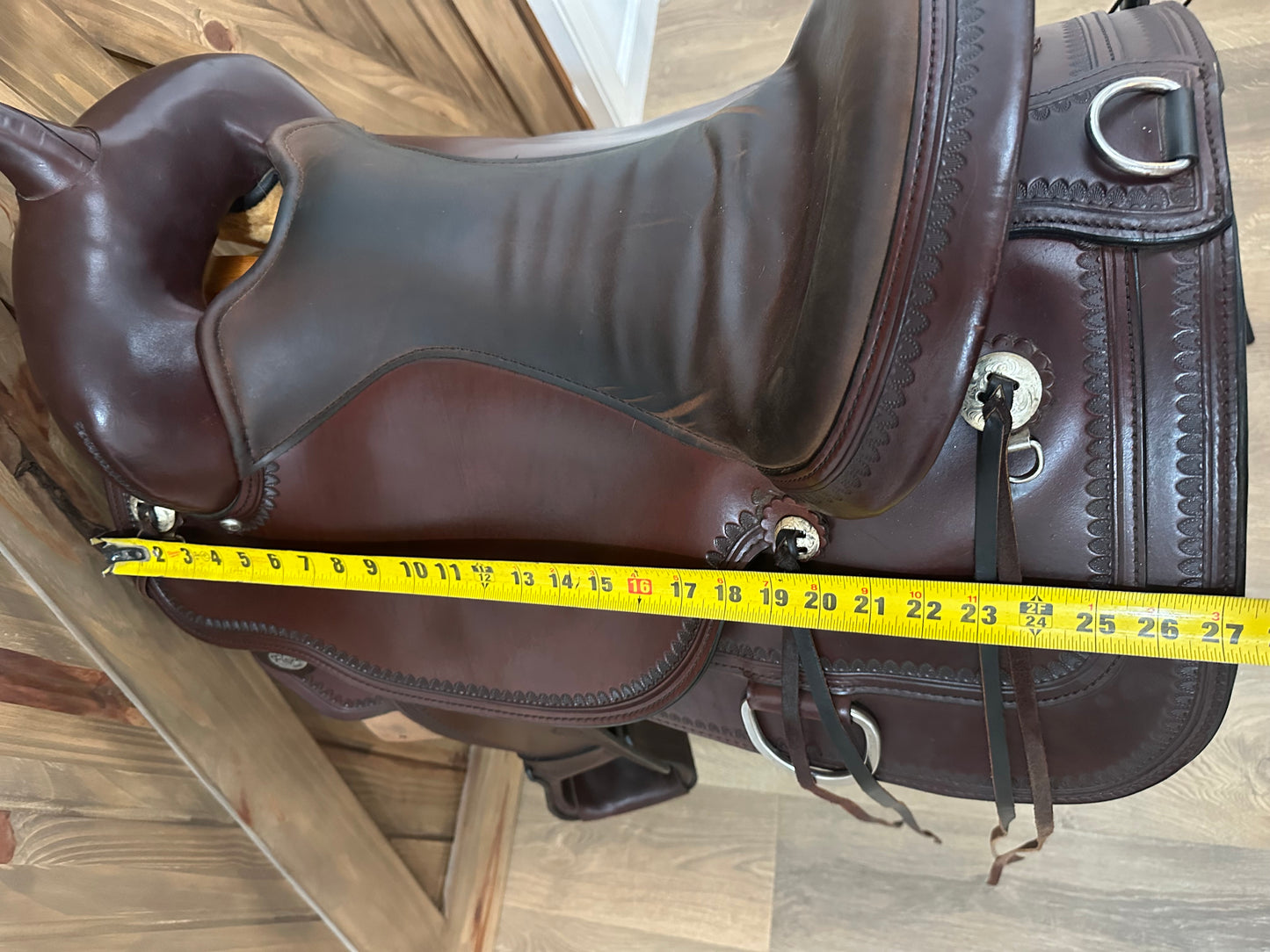 17” Circle Y Topeka Flex2 Western Trail Saddle - Extra Wide