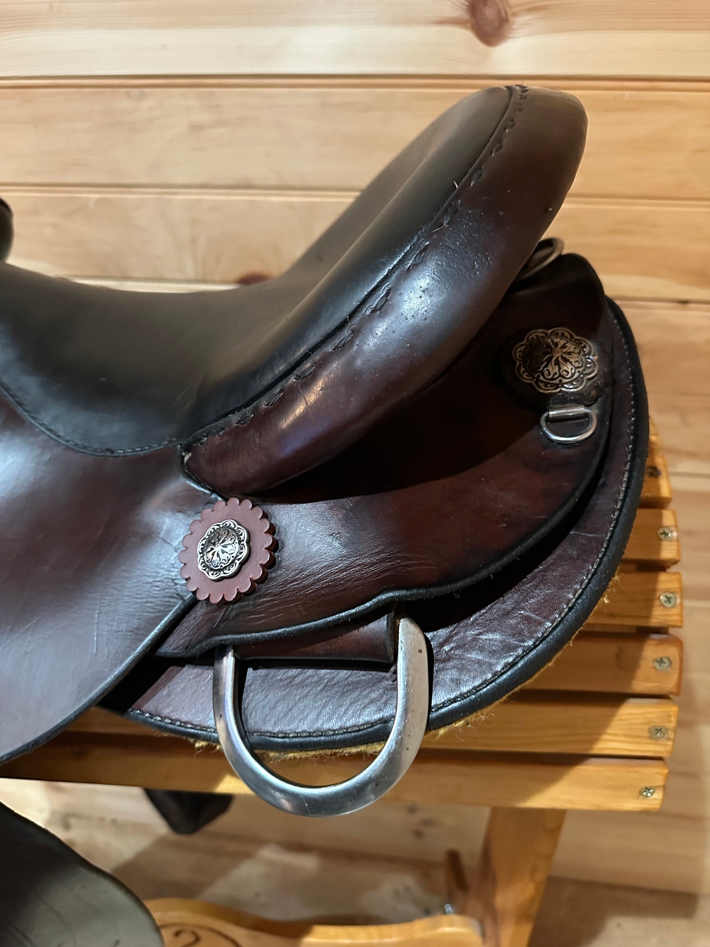 16.5” Allegany Mountain Saddlery Wade Trail Saddle