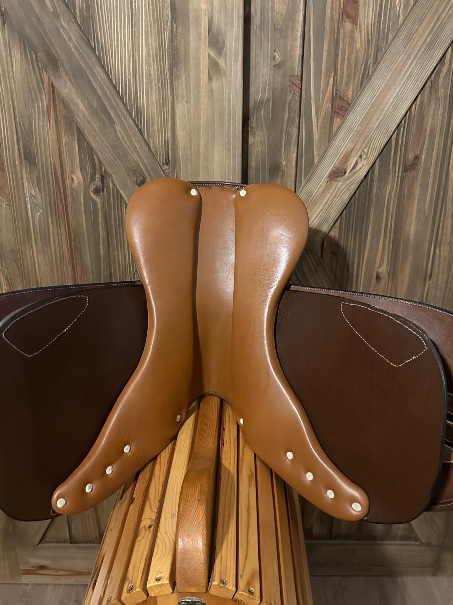 16.5” Dover Circuit close contact jumping Saddle