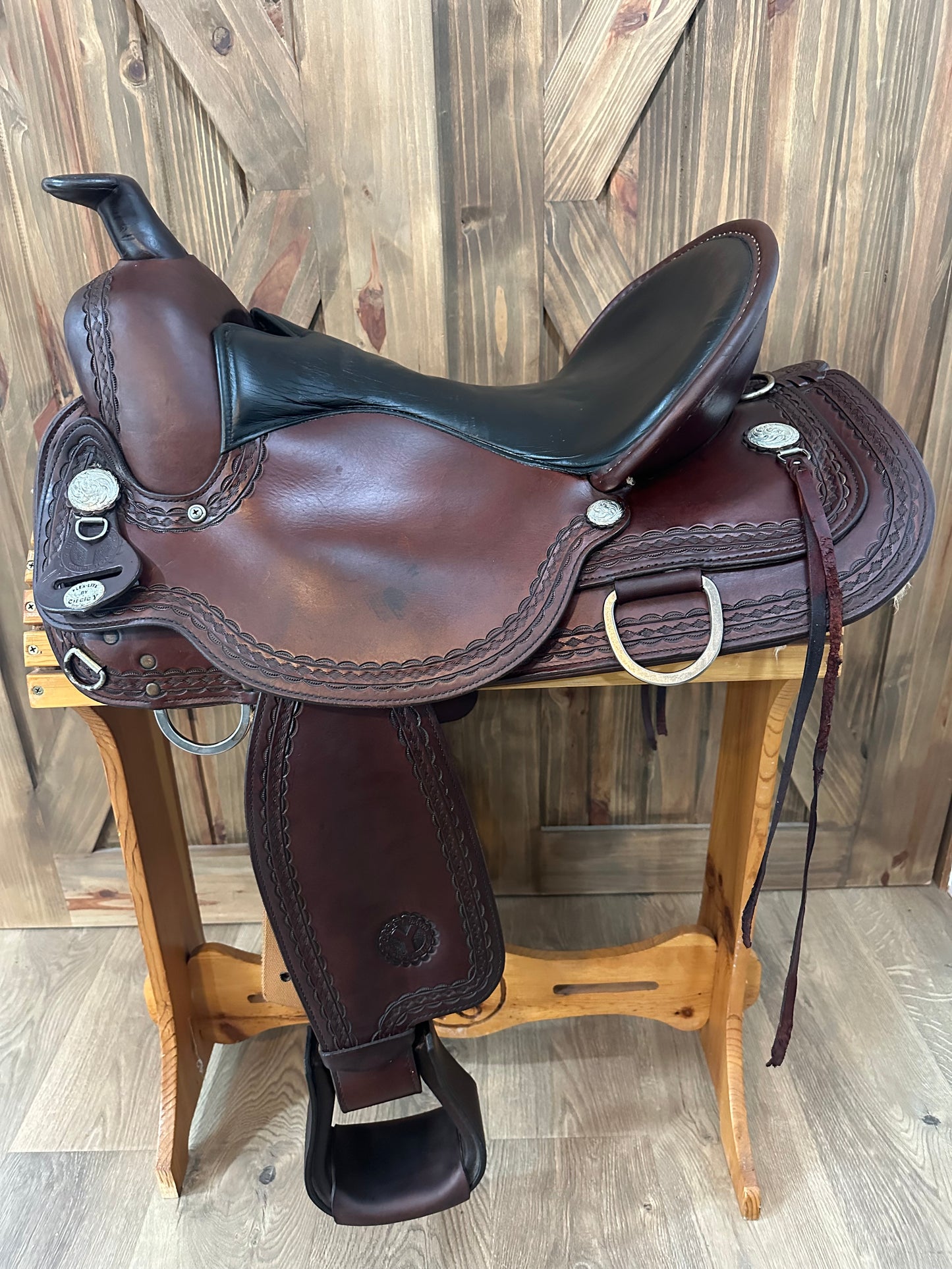 17” Circle Y Durango Flex-Lite Mule Western Trail Saddle Model # 1155