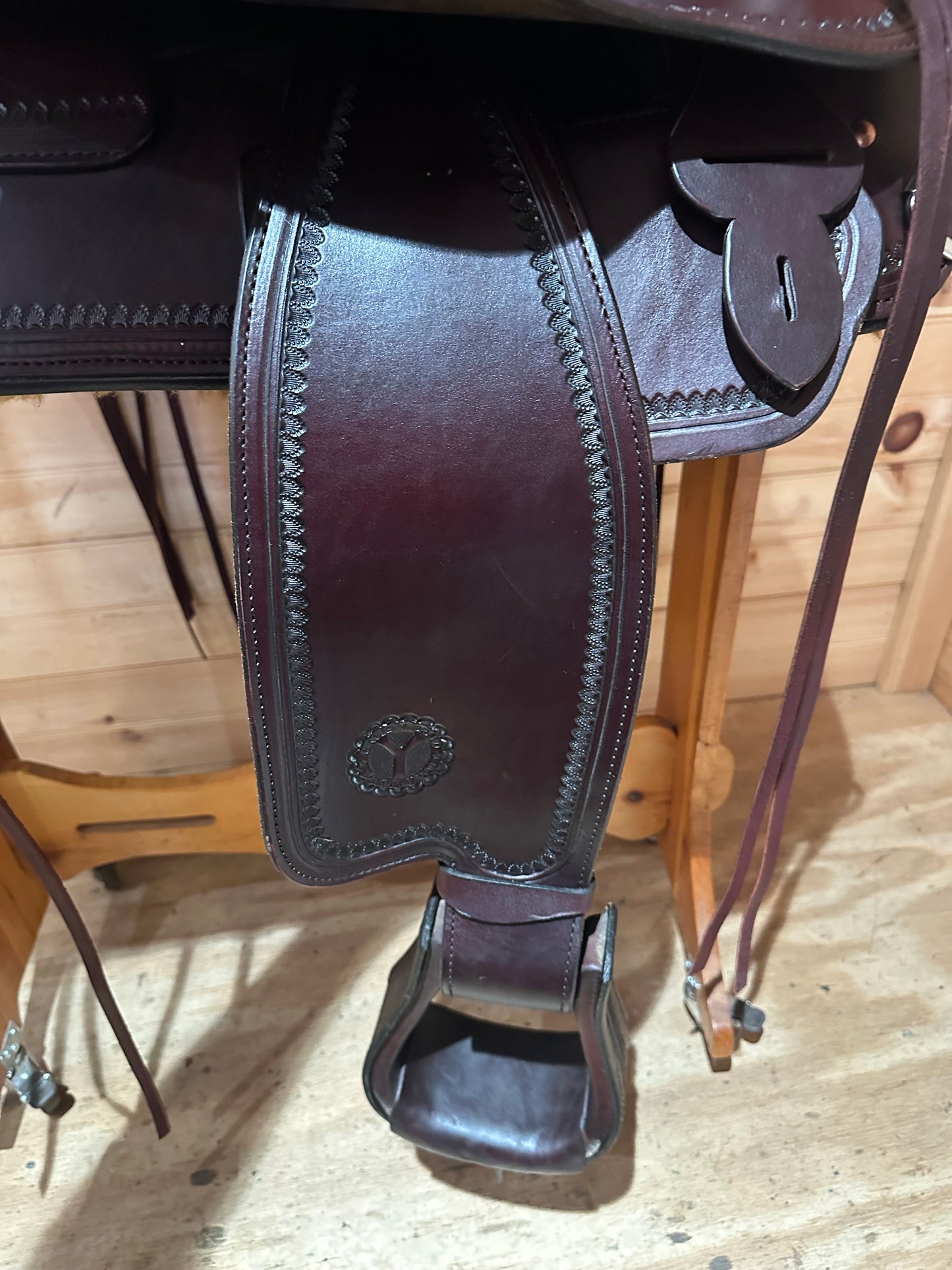 16” Circle Y Topeka Flex2 Western Trail Saddle Model 1651 (2021)