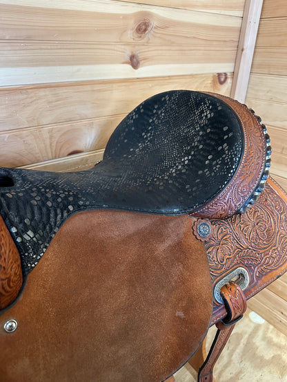 16” Circle Y High Horse Jewel Western Barrel Saddle Model 6224 (2017)
