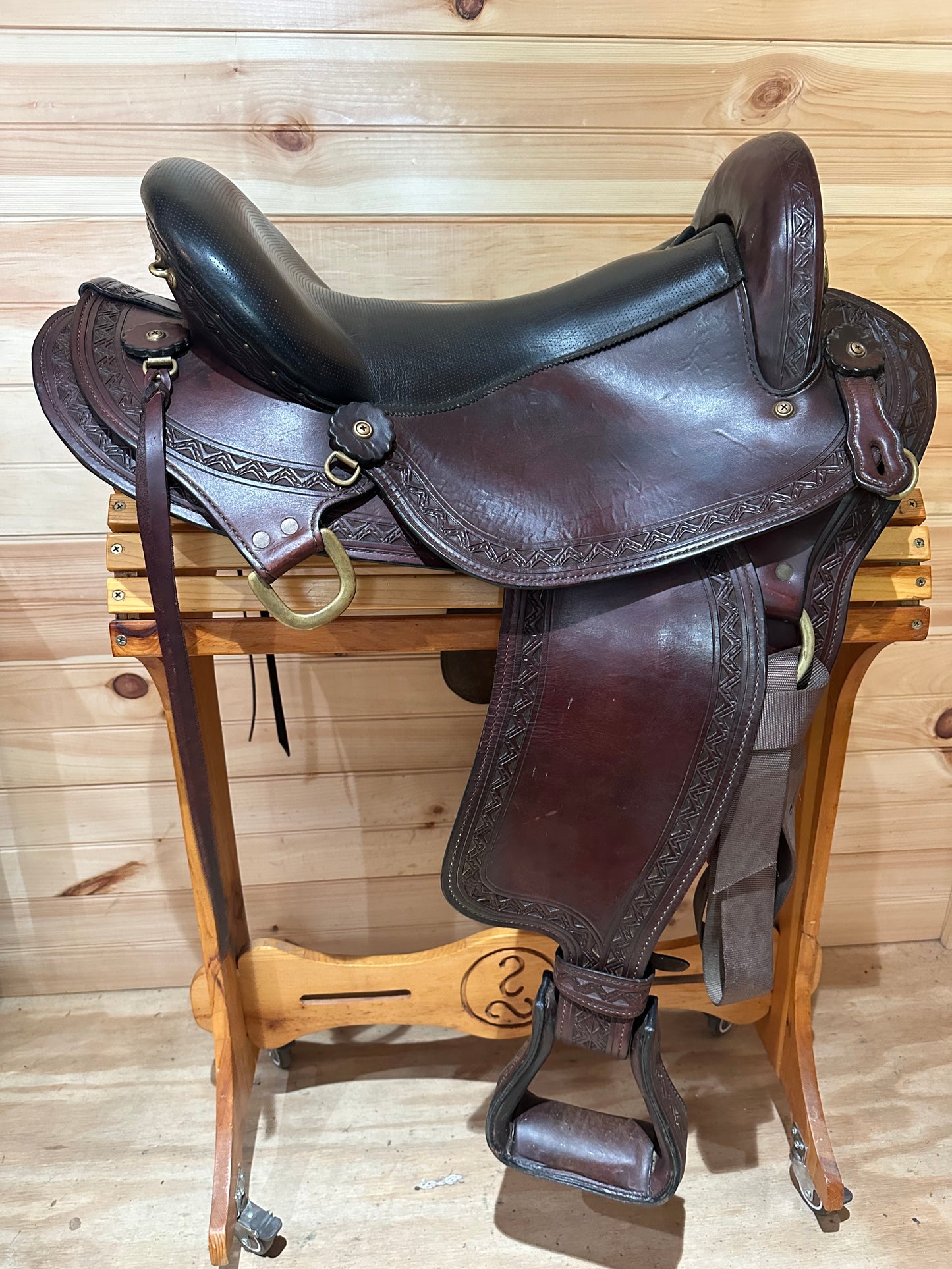 18” Big Horn Sil-Cush Flex Endurance trail saddle Model 1685.8