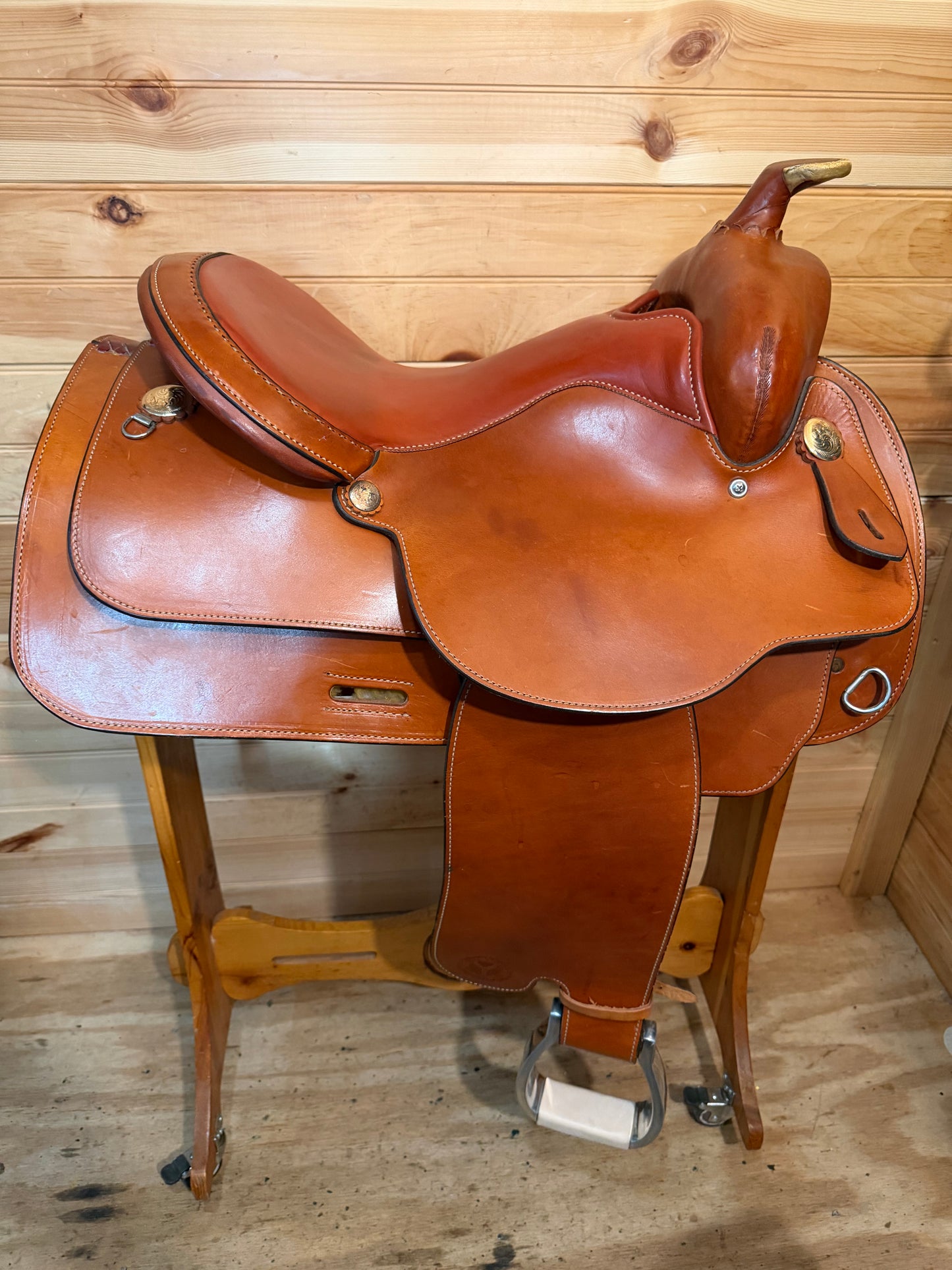 15.5” Circle Y Reiner Western Saddle Model 2663