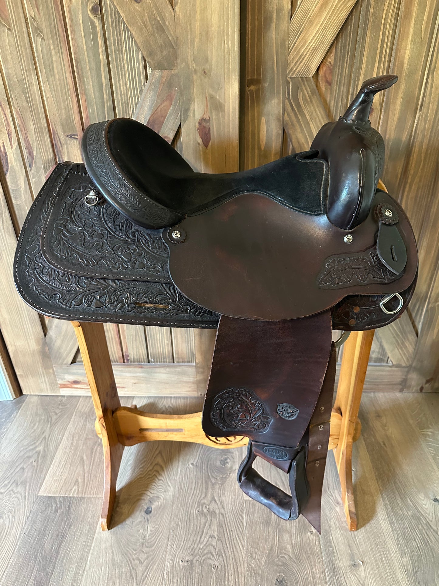 16” Tex Tan Hereford Western Trail Saddle Model 08-4900C6