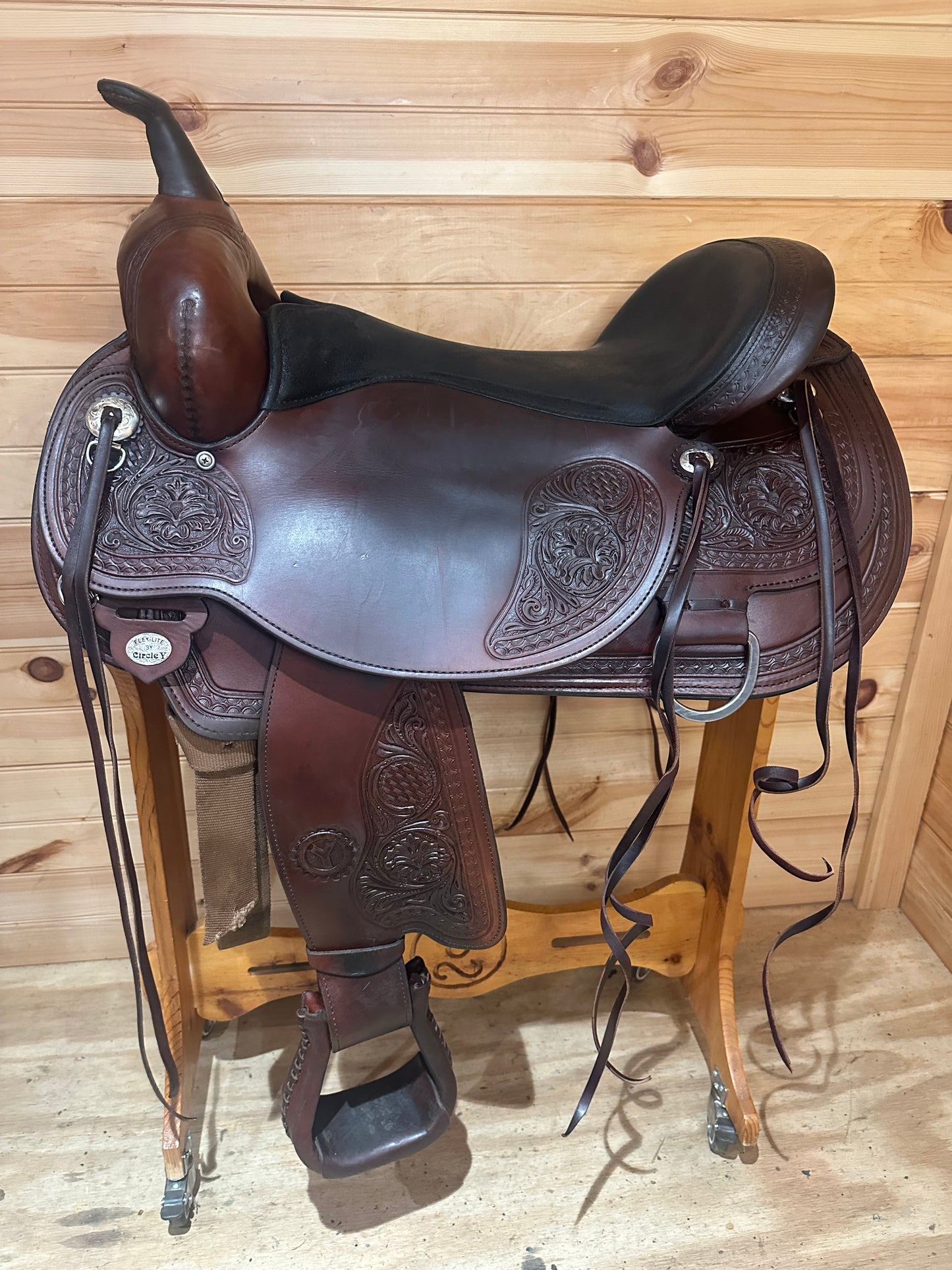 17” Circle Y Basket Flower Trail Flex-Lite Western Trail Saddle Model 1552