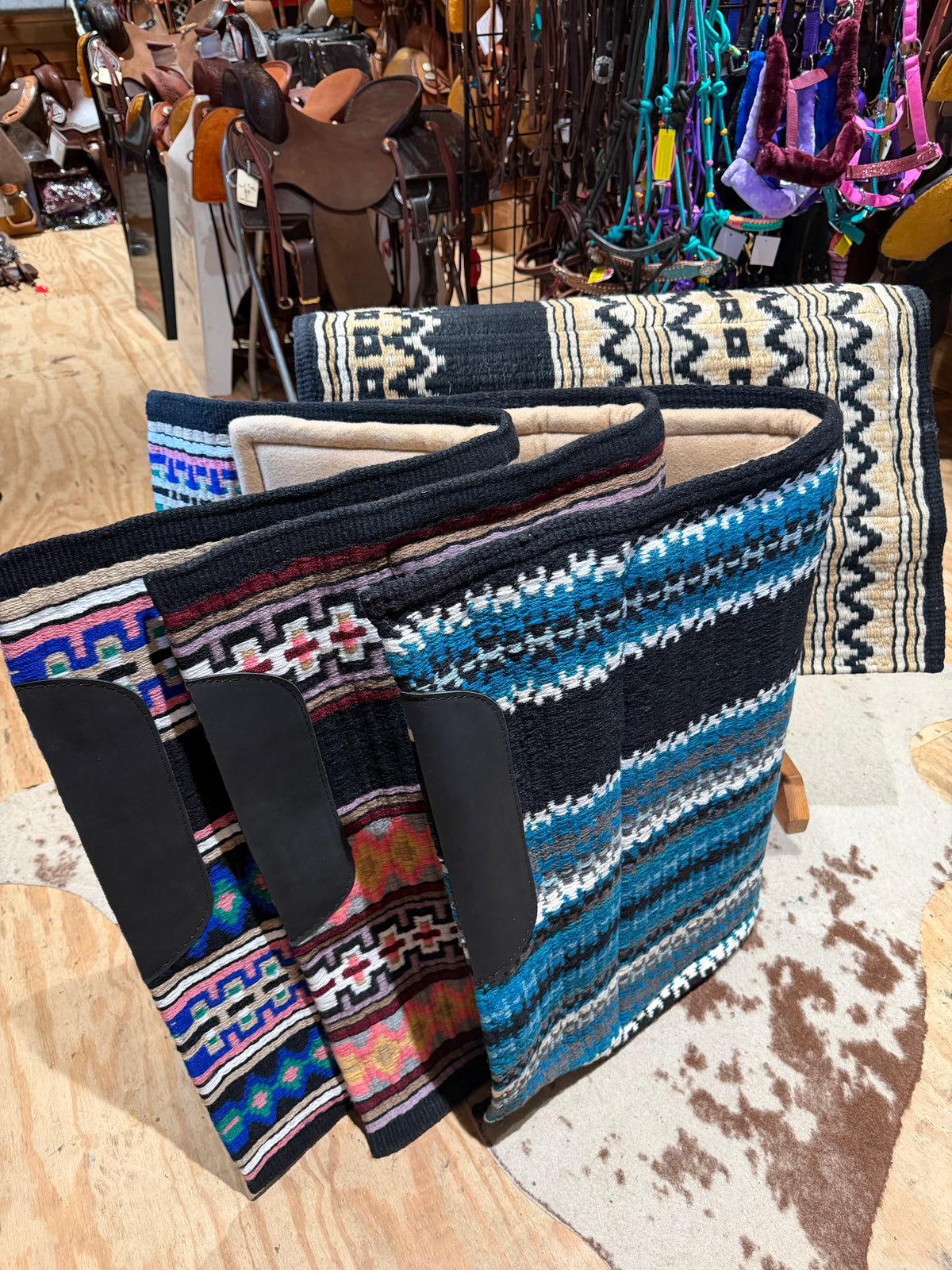 Assorted Wild Horizon 38" x 34" 100% New Zealand Woven Heavy Wool Top Pad with Memory Felt Bottom