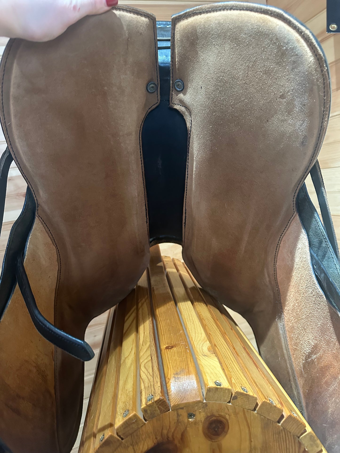 16.5” Parelli Hybrid Cruiser Endurance Saddle