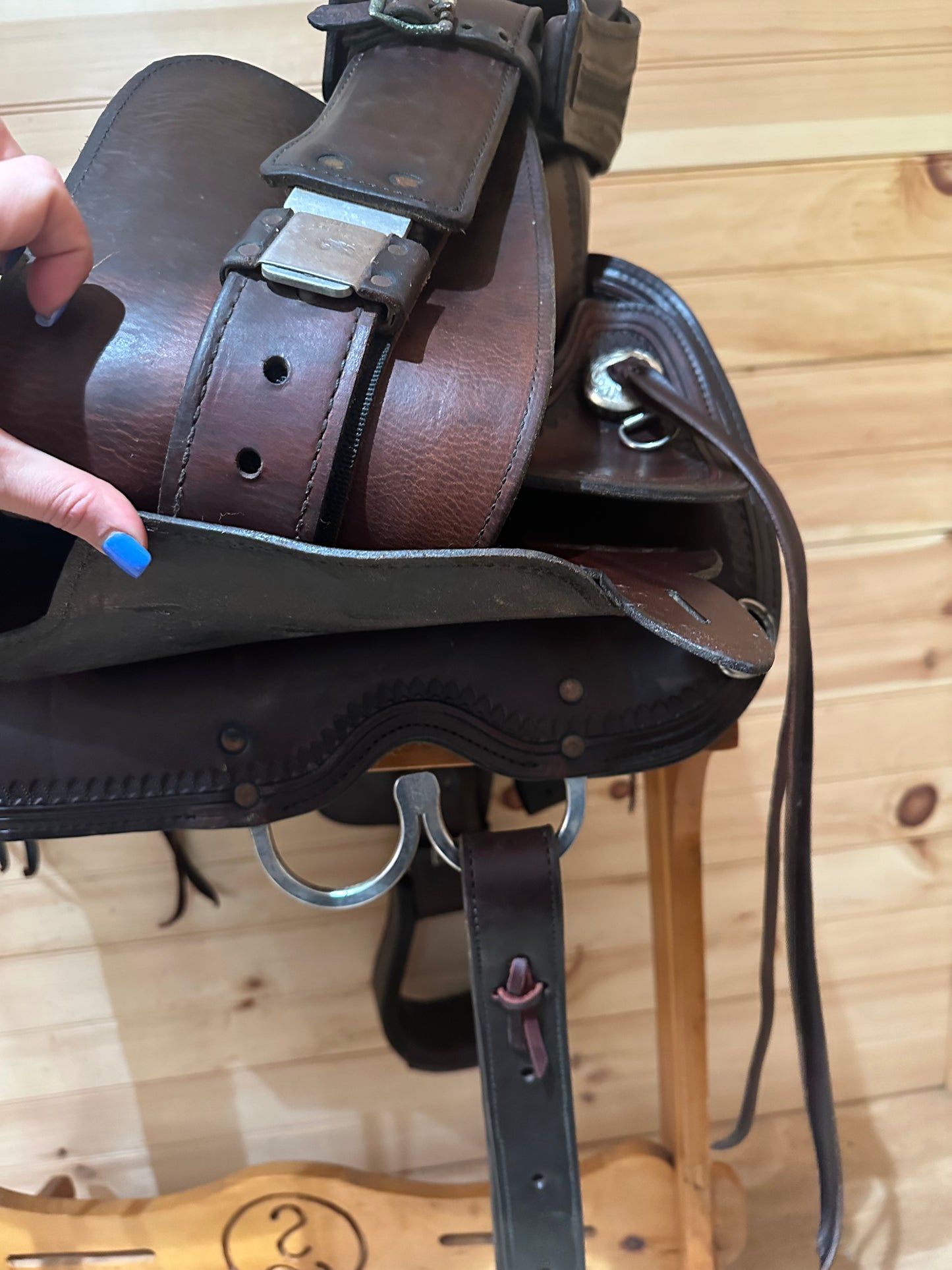 17” Circle Y Omaha Flex-Lite Round Skirt Western Trail Saddle Model 1554