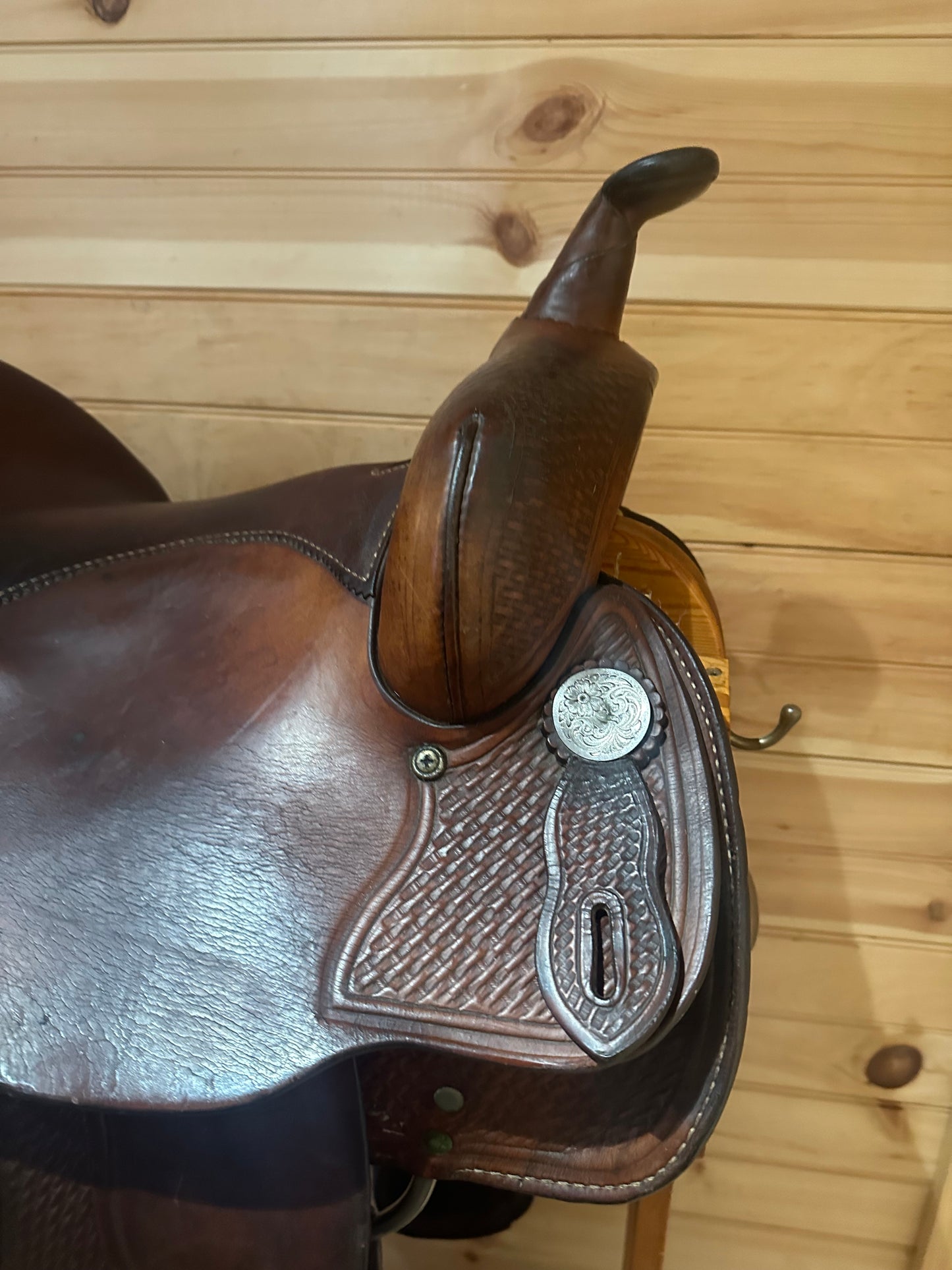 15” Crates Western Show Saddle Model 137