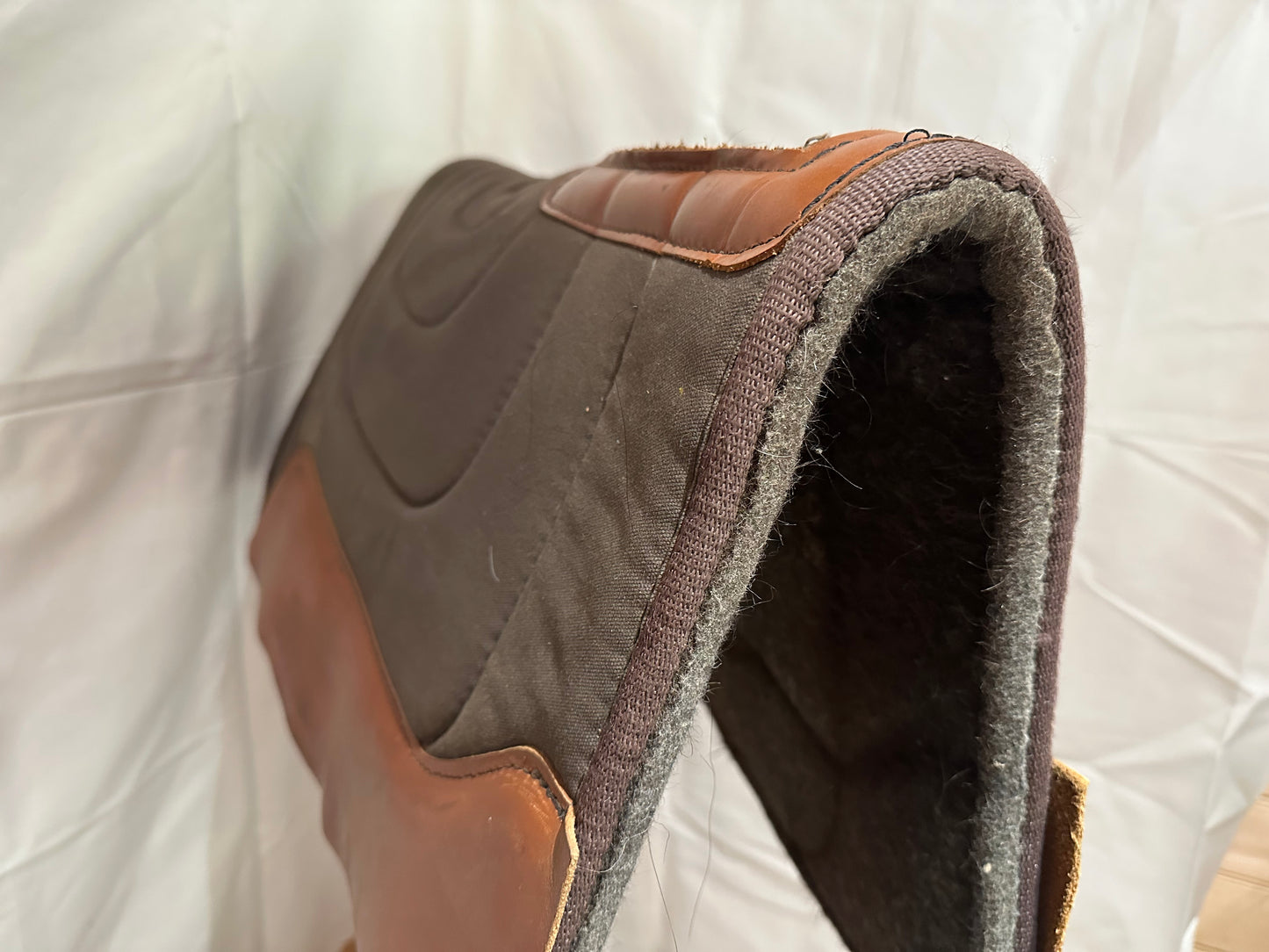 Diamond Wool Foam core Shock Absorber Western Saddle Pad, 32”L x32”D x1”