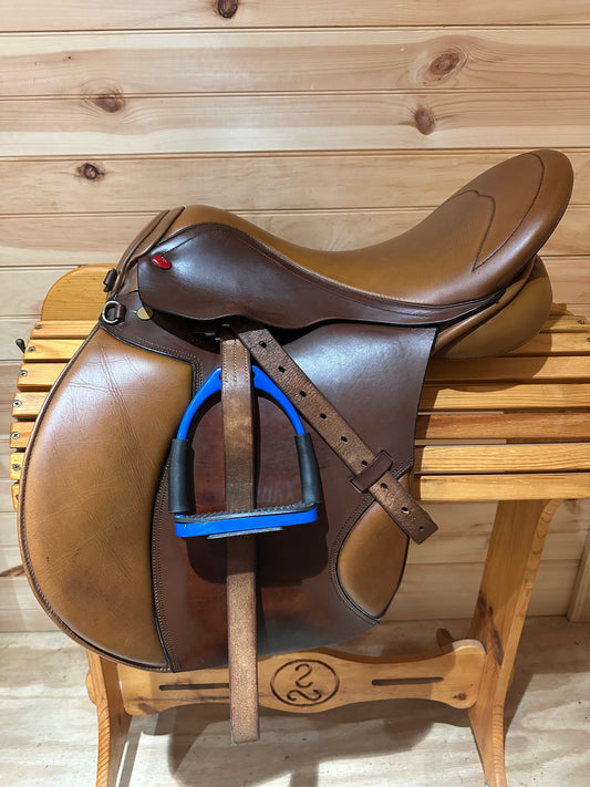 17.5” Duett Companion2 Fox Hunter Saddle (34cm Wide Hoop)