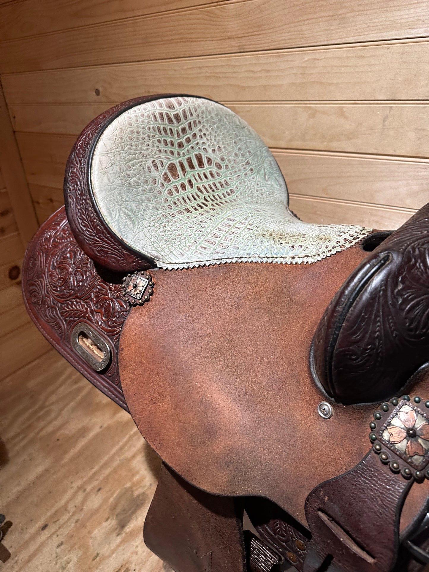 15” Circle Y High Horse RunAway Gator Barrel Saddle Model 6223