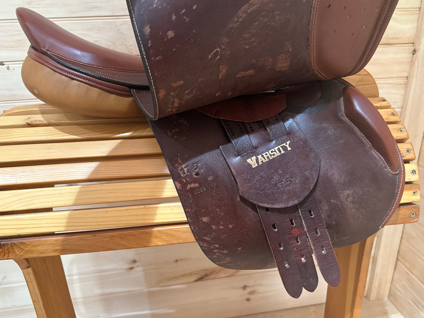 17.5” Union Hill Masters Varsity Close Contact English Saddle