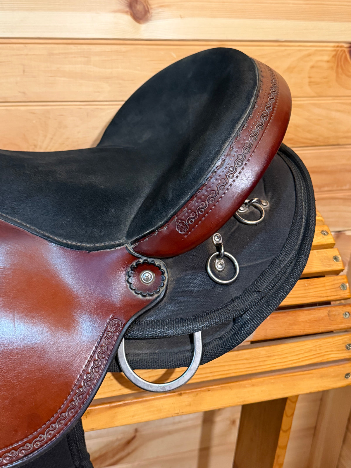 16” Crest Ridge Saddlery Sentry Lite Western Trail Saddle