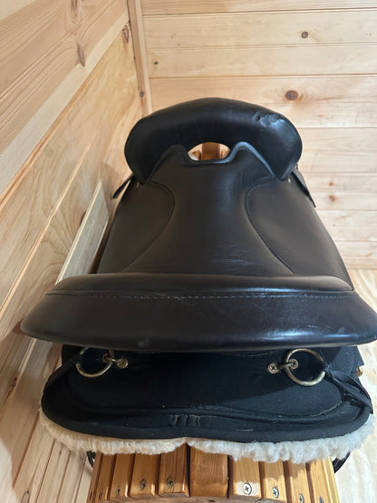 16” Circle Y High Horse Highbank Endurance Trail-boss Saddle Model 6916