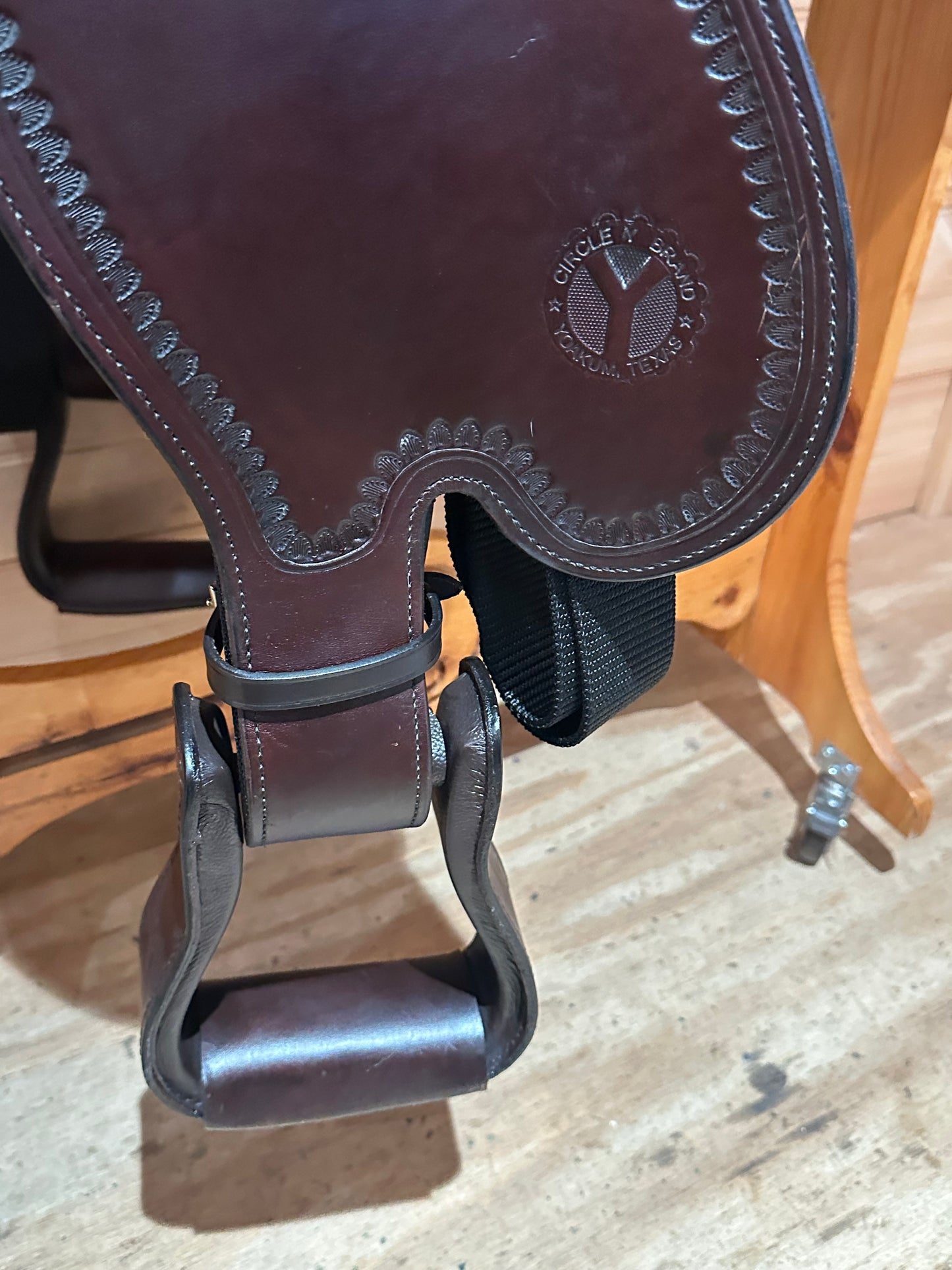 16” Circle Y Virginia Flex2 Trail Gaiter Gaited Endurance Saddle Model 1588 (2020)