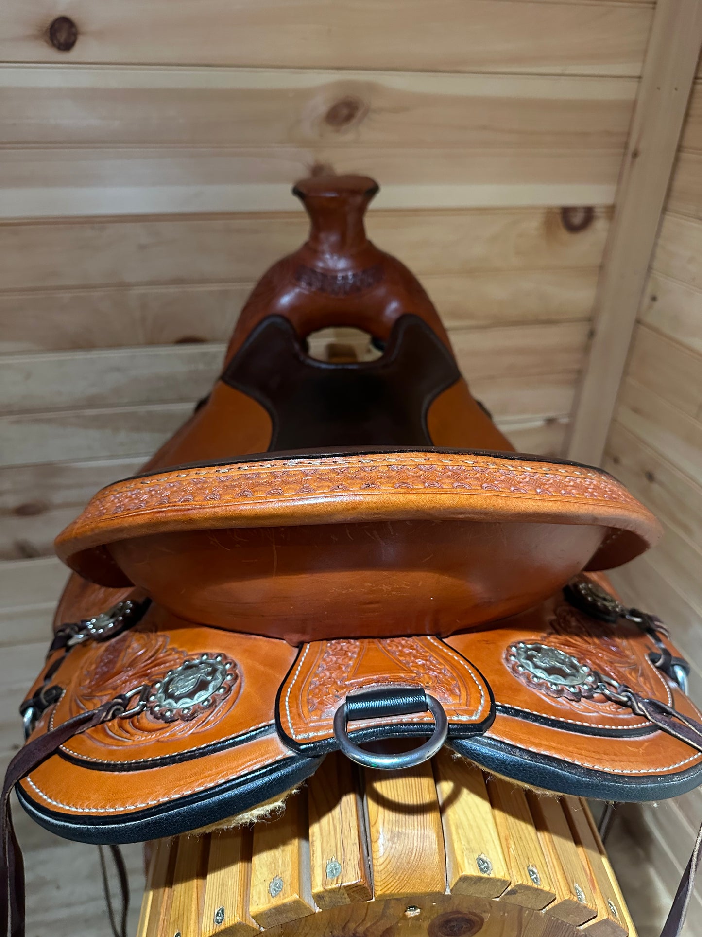 16” Circle Y Walnut Grove Flex2 A-fork Western Trail Saddle Model 1157