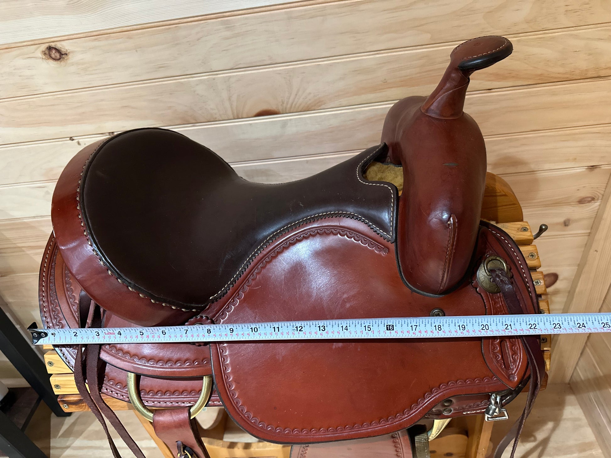 Selle western en cuir 15,5", 16", 17". Cognac, Brun foncé Selle western en cuir 15,5", 16", 17". Cognac, Brun foncé