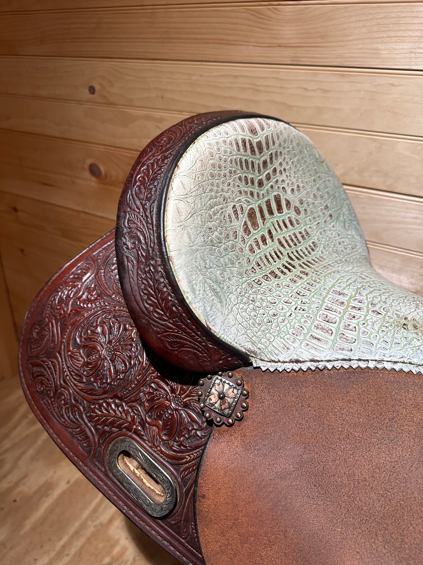 15” Circle Y High Horse RunAway Gator Barrel Saddle Model 6223
