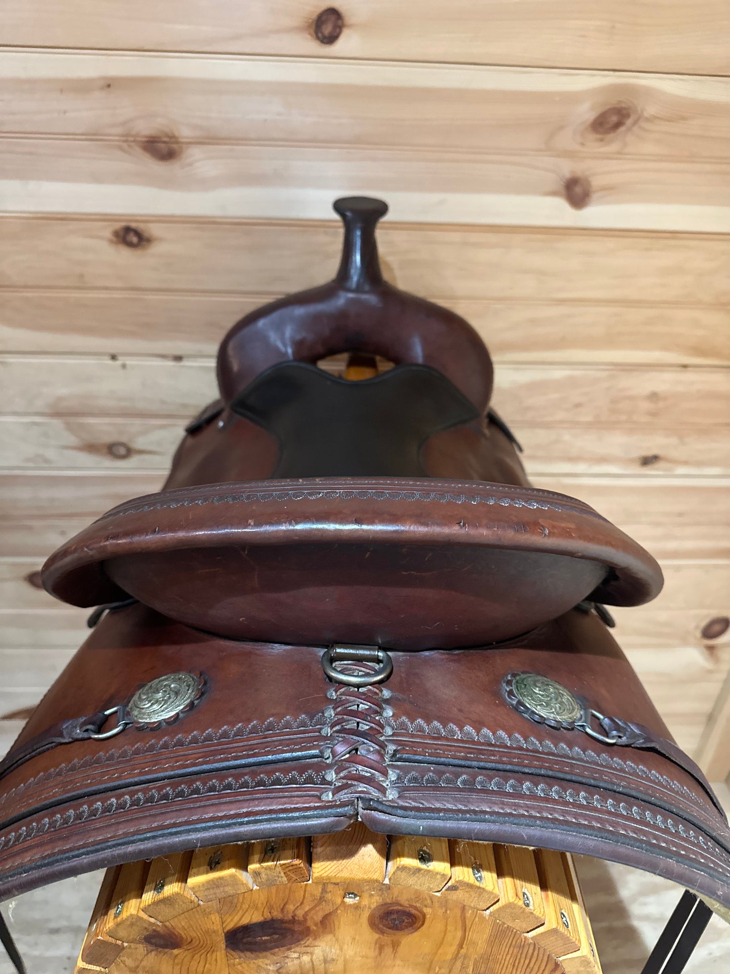 16” Circle Y Topeka Flex-Lite Western Trail Saddle Model 1551