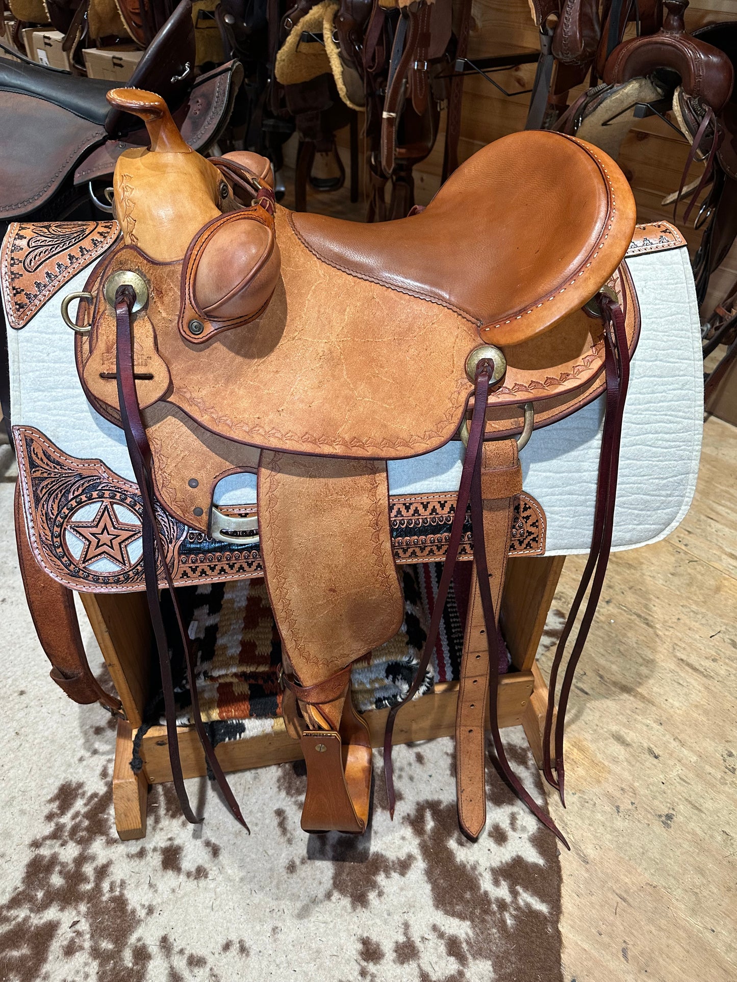 16.5” Parelli Natural Performer Western Saddle