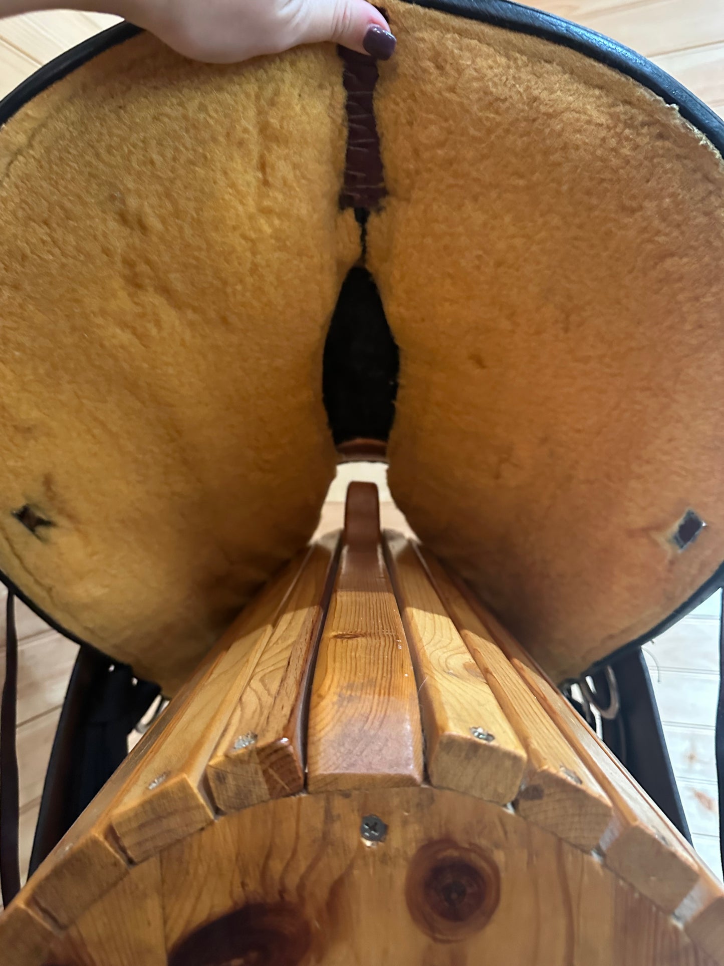 16” Circle Y Omaha Flex-Lite Round Skirt Western Trail Saddle Model 1554