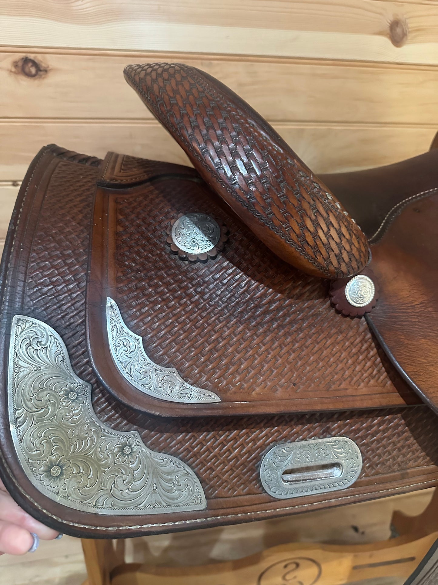 15” Crates Western Show Saddle Model 137