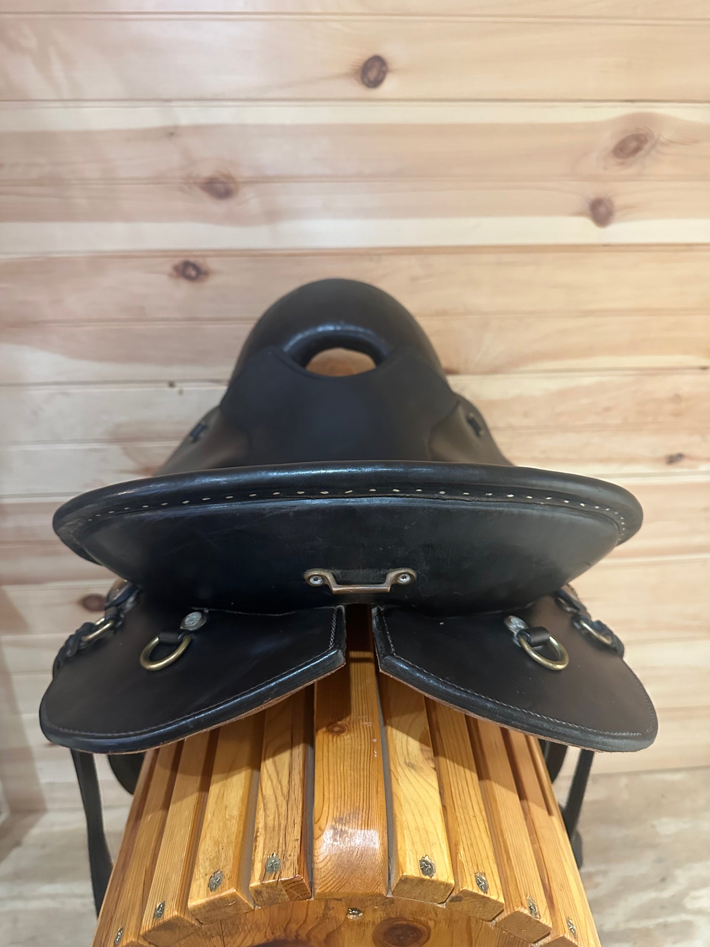 16.5” Parelli Hybrid Cruiser Endurance Saddle