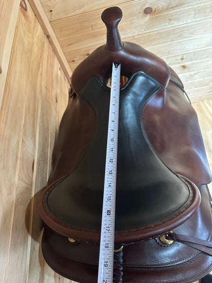 17” Circle Y Flex-Lite Round Skirt Western Trail Saddle Model 2374