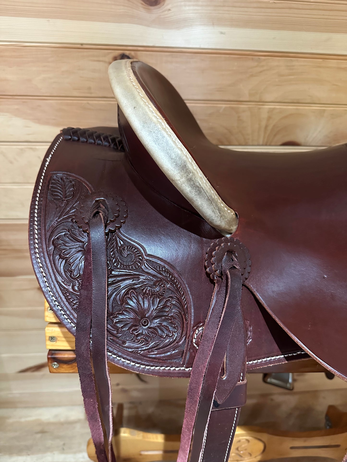 16” McCall Mclite Wade Saddle Model W028-126 (New)