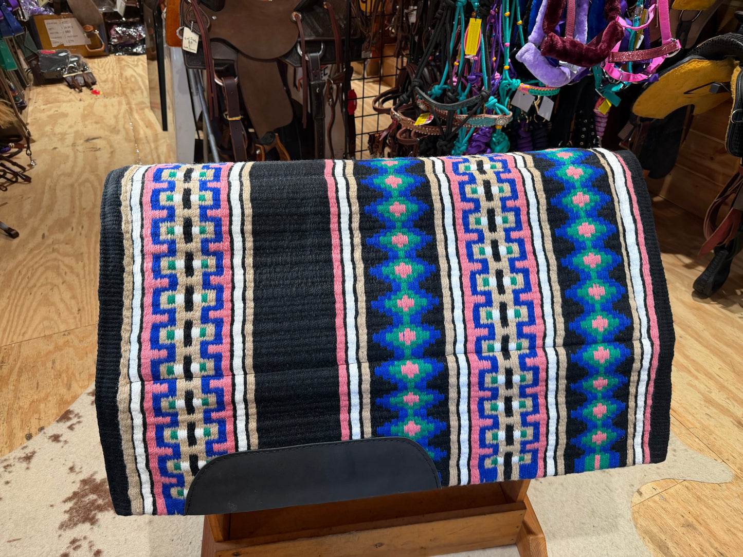Assorted Wild Horizon 38" x 34" 100% New Zealand Woven Heavy Wool Top Pad with Memory Felt Bottom