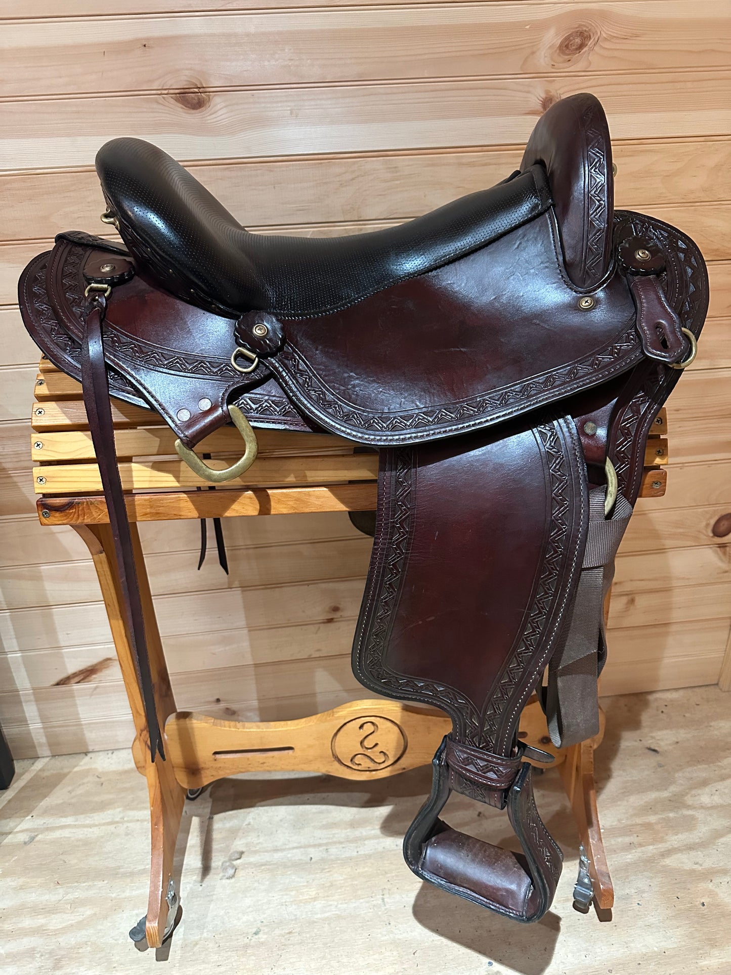 18” Big Horn Sil-Cush Flex Endurance trail saddle Model 1685.8