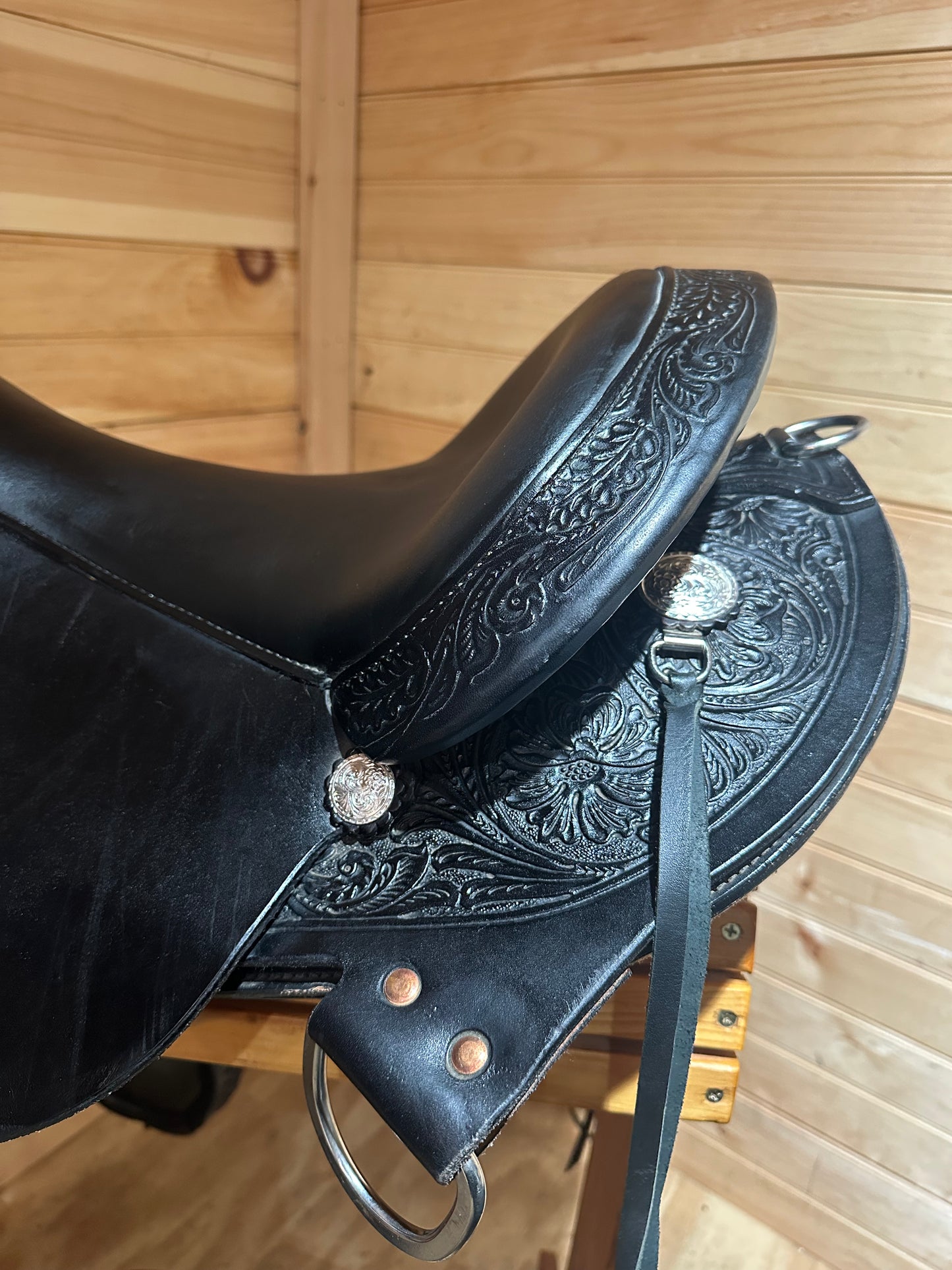 17” Circle Y High Horse Round Rock Gaited Western Trail Saddle Model 6870 (2021)