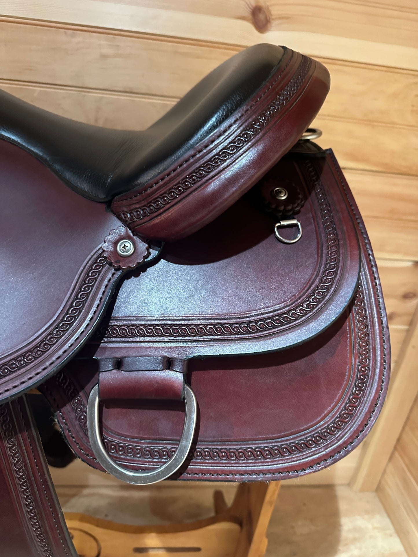 15” Stagecoach West Trail Classic Western Saddle By Circle Y Model 5618 (2024 Year)