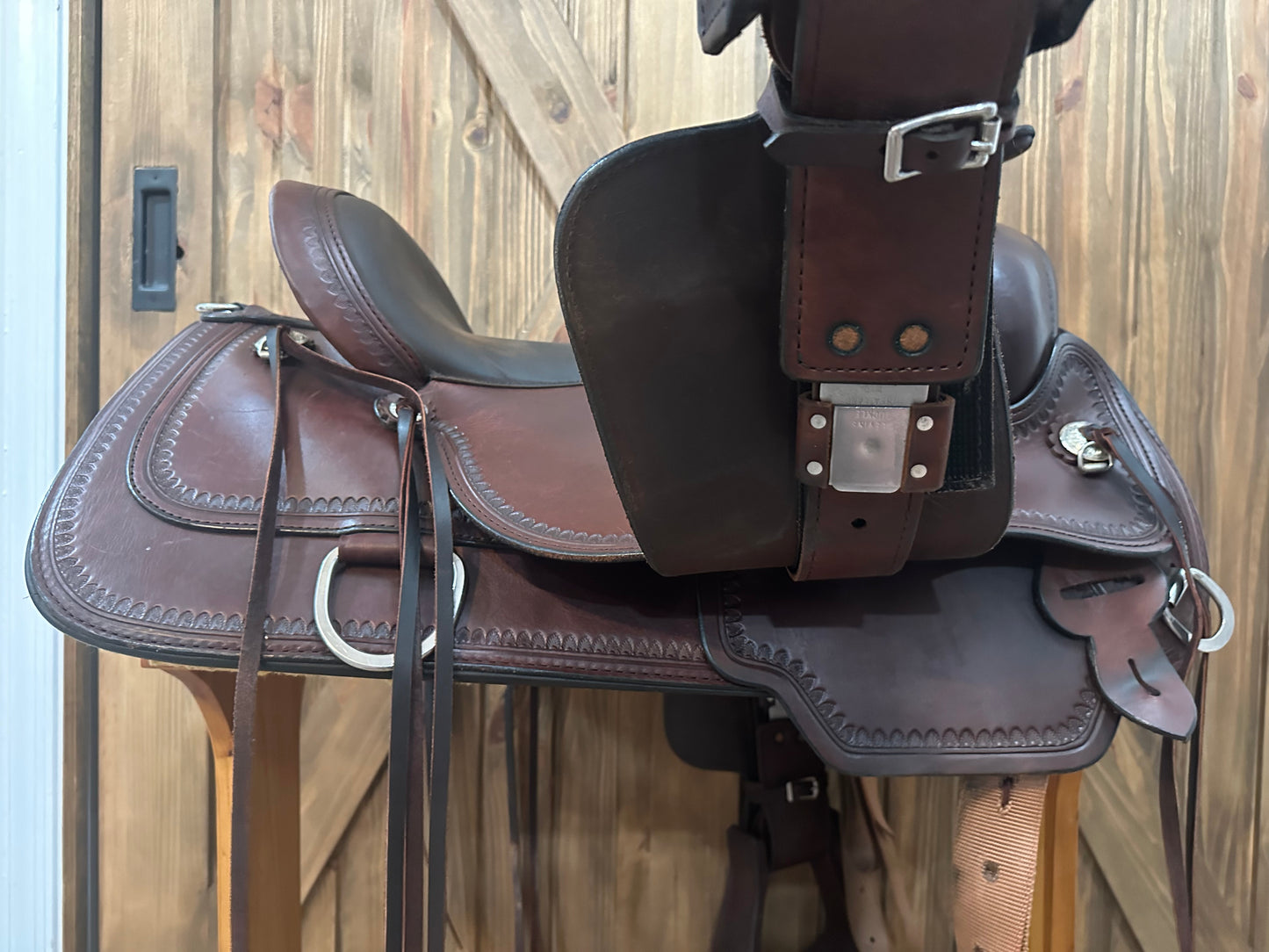 17” Circle Y Topeka Flex2 Western Trail Saddle - Wide