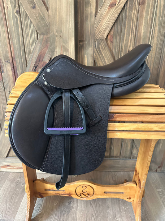 16.5” Dover Circuit Debut close contact/Jumping saddle