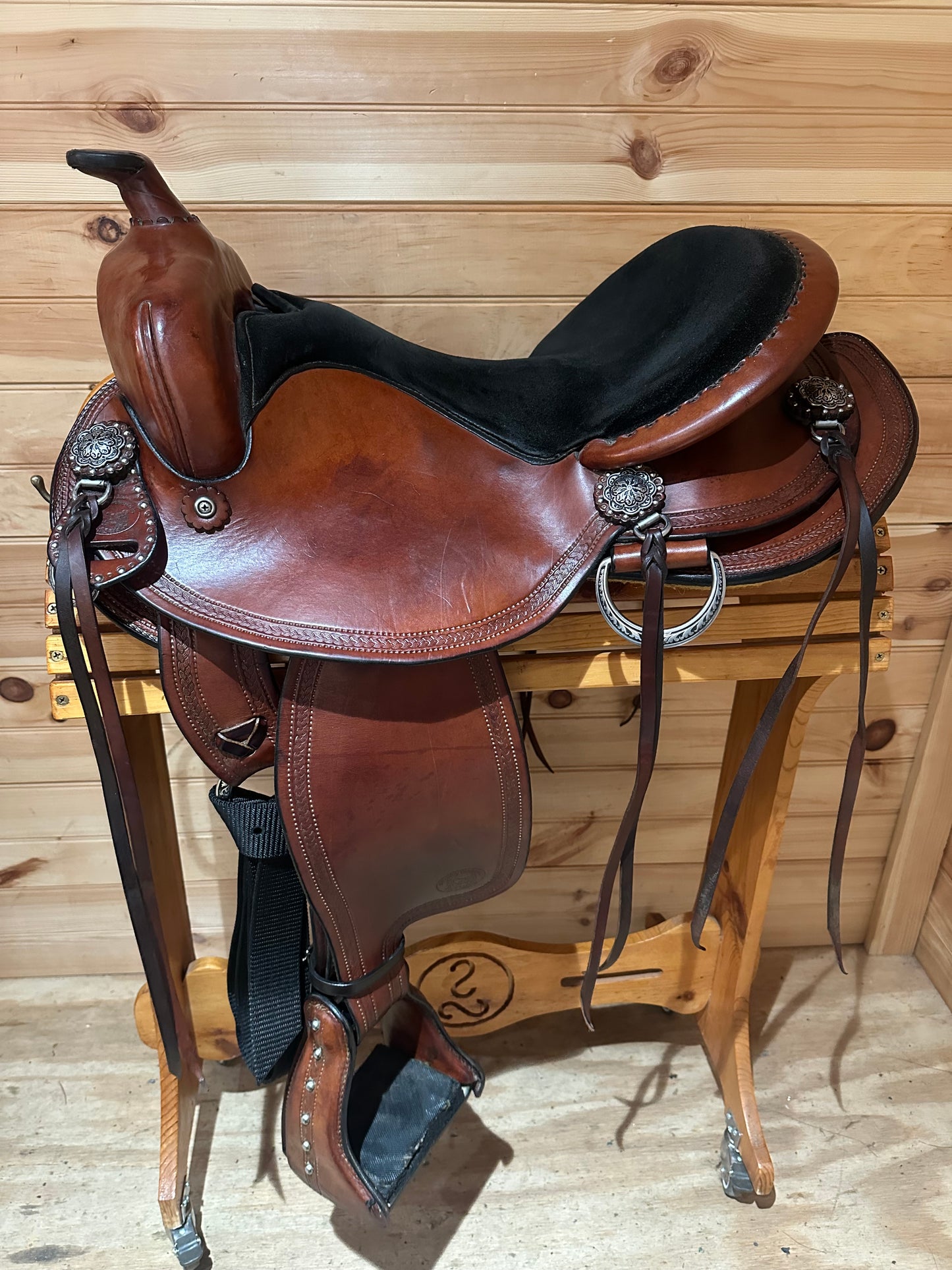 16.5” Allegany Mountain Saddlery All Around Western Trail Saddle