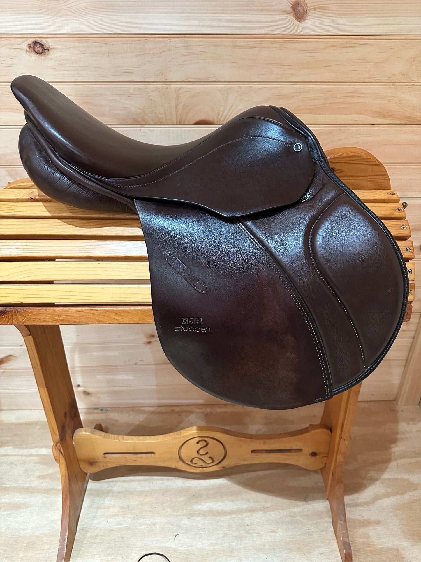 17” Stubben Juventus Close contact/Jumping Saddle 32cm