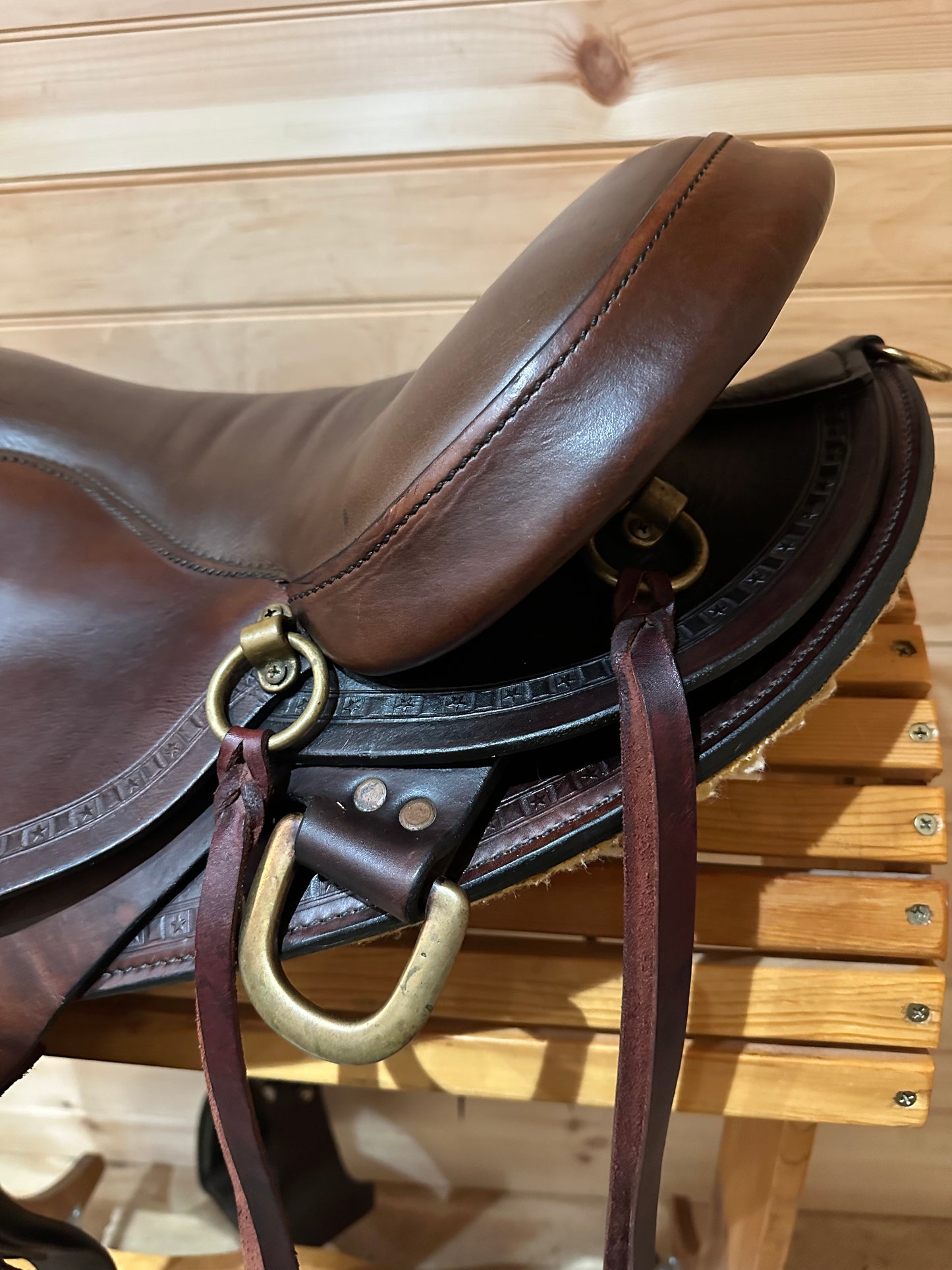 16” Big Horn Endurance Trail Saddle Model 805