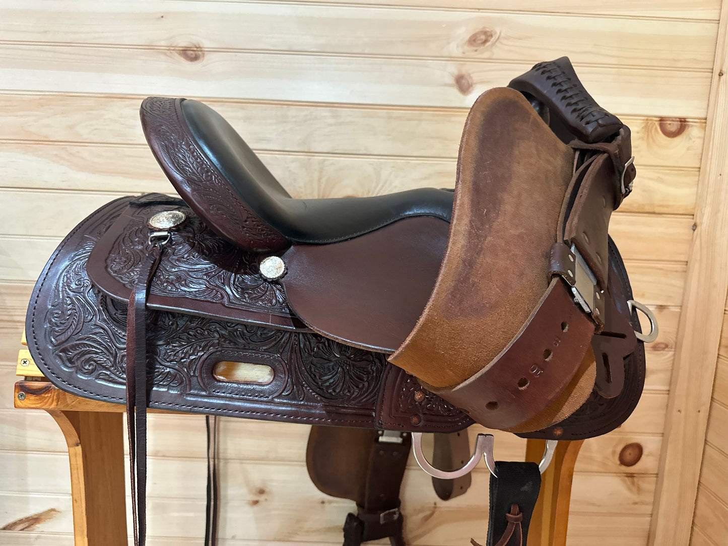 15” Circle Y High Horse Mineral Wells Western Trail Saddle Model 6812 (Wide)